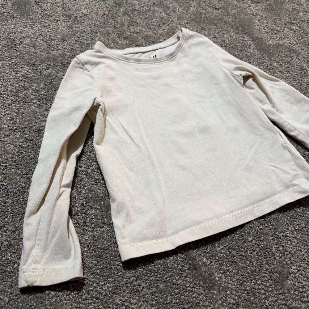 H&M young girls 2T white cotton long sleeve shirt in great condition